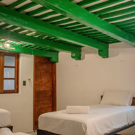 Hostal 66-2